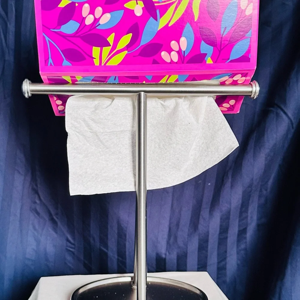 Umbra Silver / Nickel Towel Stand